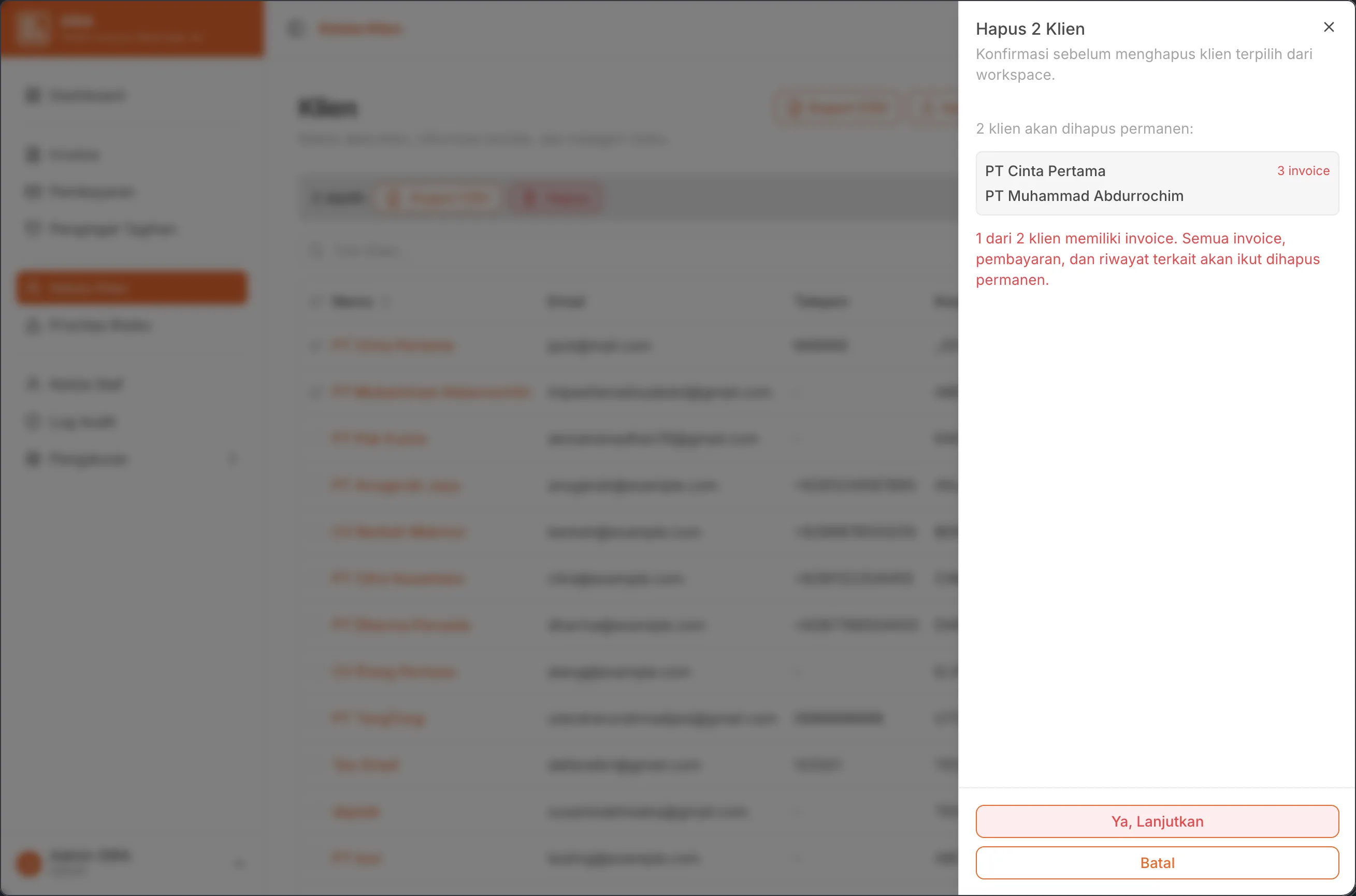 Step 1 of the bulk-delete Sheet on the Klien page: header reads &ldquo;Hapus 2 Klien&rdquo;, the two selected clients are listed (PT Cinta Pertama with a &ldquo;3 invoice&rdquo; badge, PT Muhammad Abdurrochim with no badge), and a warning explains that 1 of 2 clients has invoices and all related invoices, payments, and history will be deleted permanently